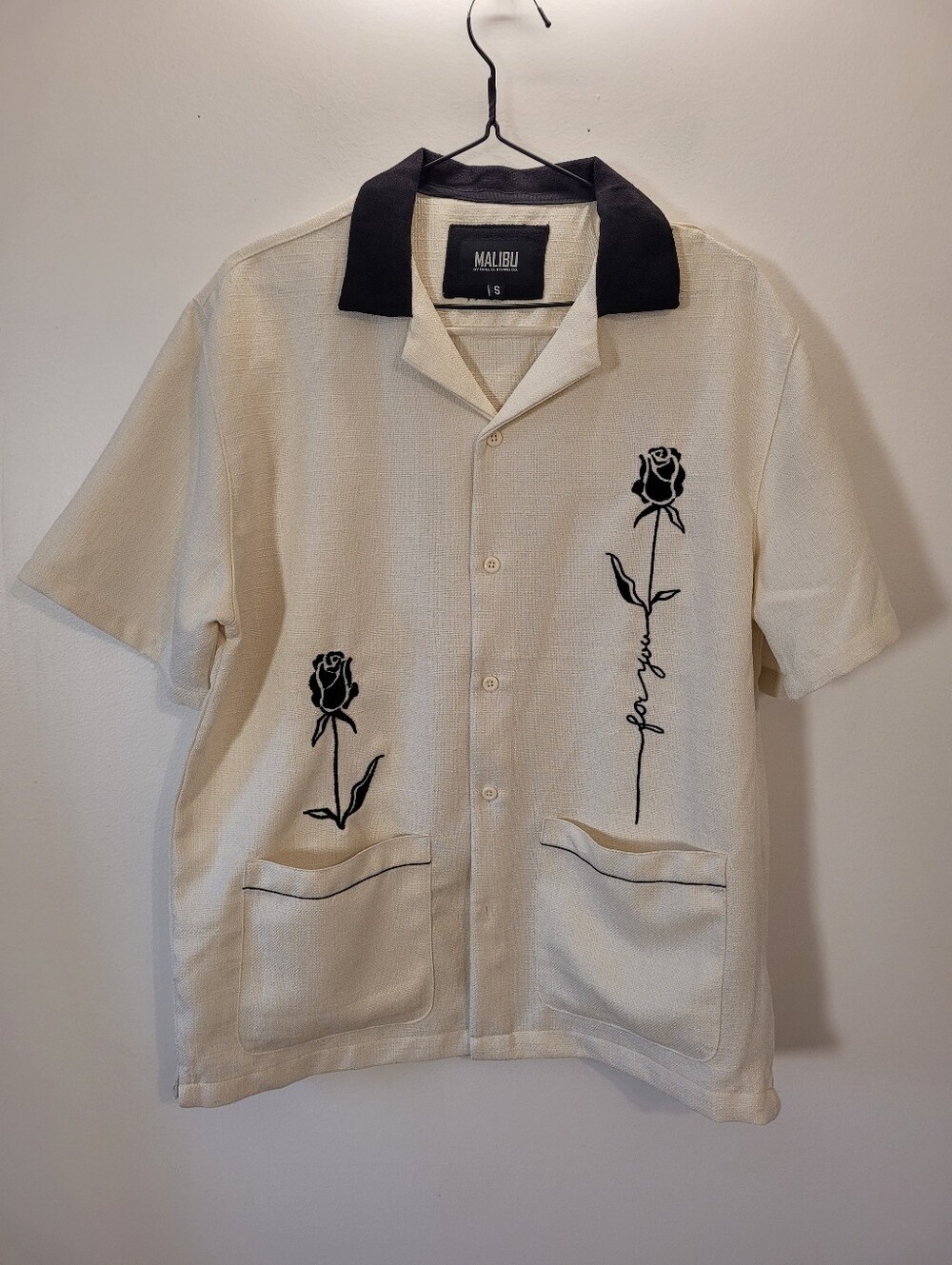 Malibu Drill Clothing Cream Button-Down Casual Shirt Black Rose Embroidery - S